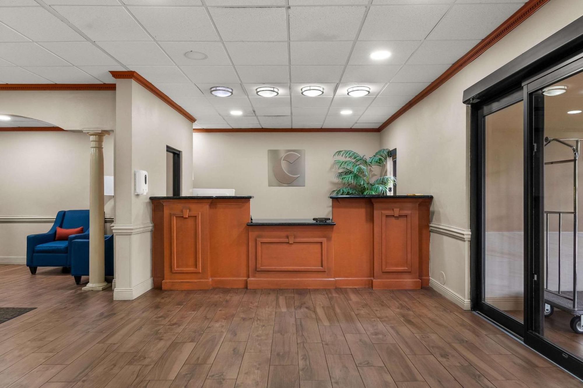 Comfort Inn & Suites Chipley I-10 Bagian luar foto